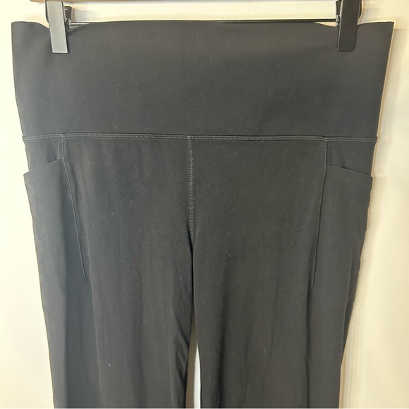 Athleta Women’s Black Salutation Stash Flare Pants Leggings, Size Large - Picture 3 of 10